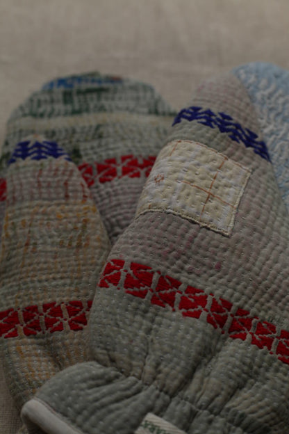 Kantha Mittens